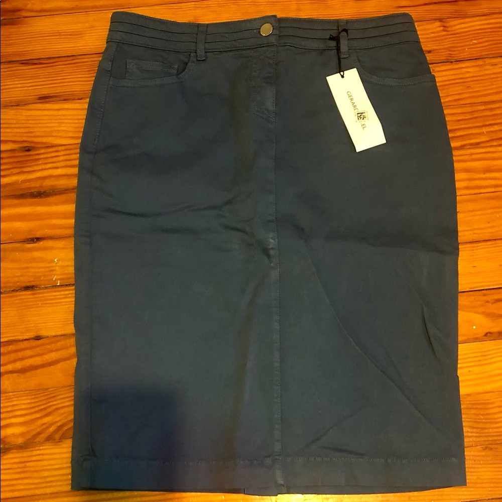 Brand new Gerard Darrel skirt